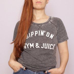 sɪᴘᴘɪɴ ᴏɴ ɢʏᴍ ᴀɴᴅ ᴊᴜɪᴄᴇ ᴛᴇᴇ